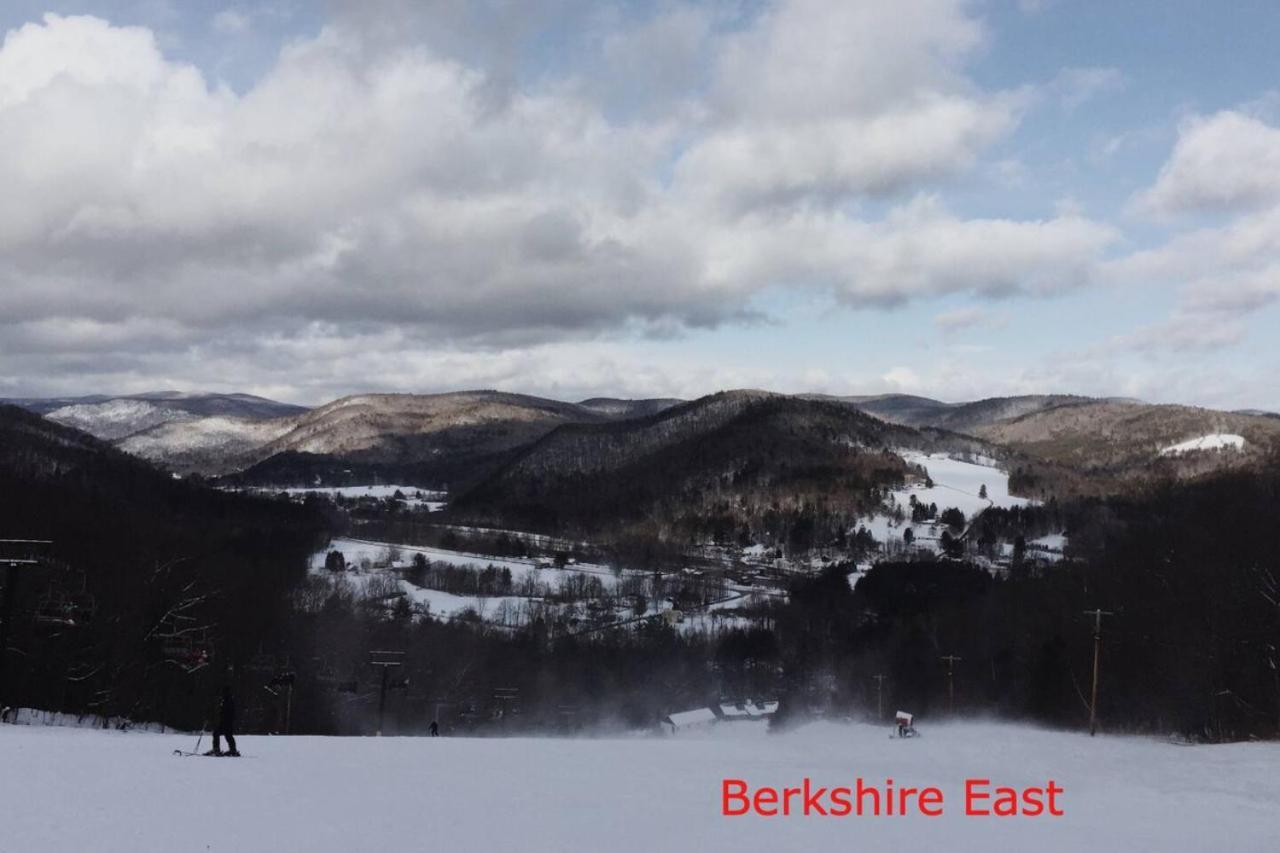 2 Bed Berkshire Getaway Minutes To Jiminy Peak Ski Hancock Kültér fotó